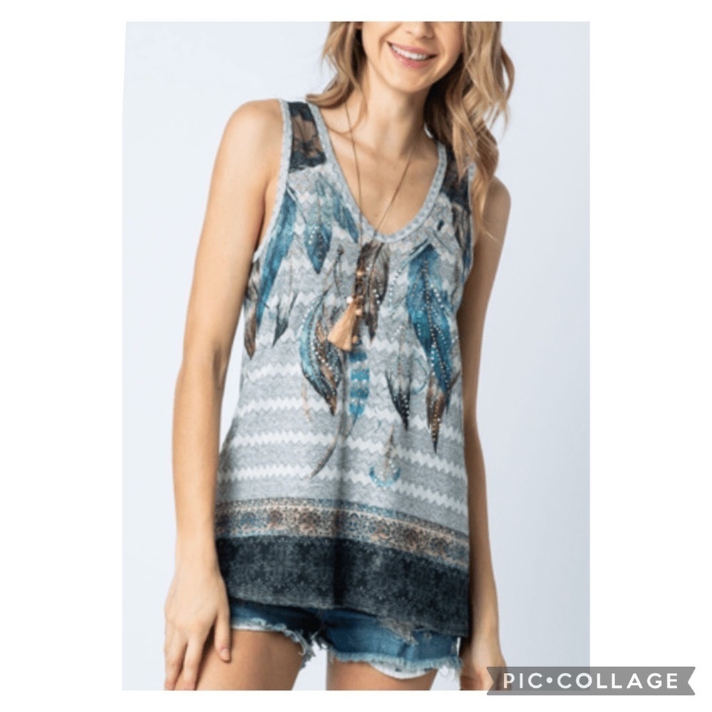 Vocal Women’s Multi-feathered Embellished Sleeveless Top! Small